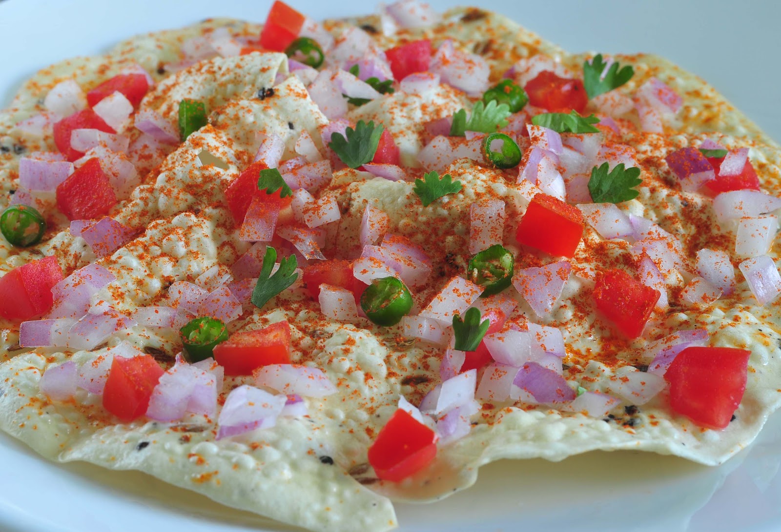 лепешки из нутовой муки. пападам индийское блюдо. пападу. Dal & rice with pappad. папад индийские лепешки.